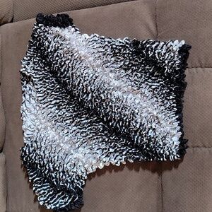 Black and White Shimmer Textured Puffy Top